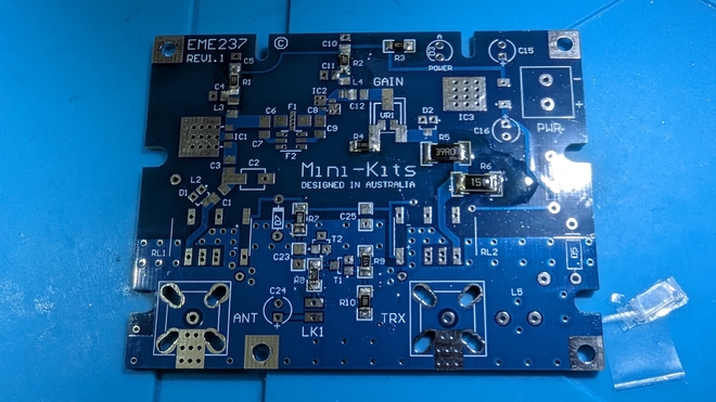 Assembled PCB for the Minikits 70 cm preamp