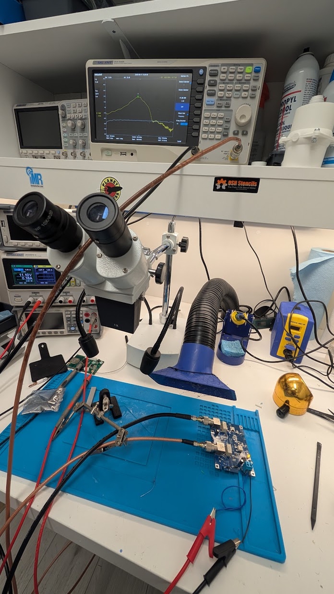 70 cm LNA measurement setup on the bench